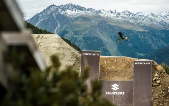 "Suzuki Nine Knights Mountainbike" erobert den Reschenpass