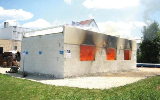 Brandschutz inklusive - Feuerverzinken verlängert die Feuerwiderstandsdauer von Stahl