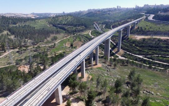 Ersteinsatz der Festen Fahrbahn Bögl in Israel