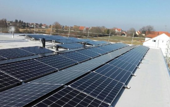 Photovoltaik Solar und Speicher fuer Gewerbe und Firmen in Deutschland