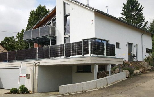 Deutsche Axsun Solar Fassaden und Balkon Solarmodule - jetzt von Deutschlands Focus Money Solar-Sieger iKratos ausgewaehlt