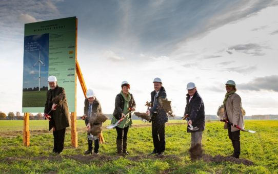 Symbolischer Spatenstich für Windpark Hoort