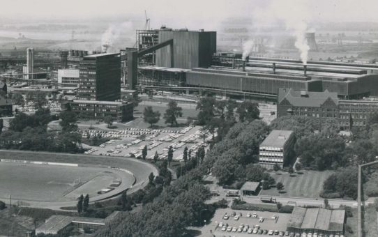 Jung geblieben: Oxygenstahlwerk von thyssenkrupp in Duisburg feiert 50-jähriges Jubiläum