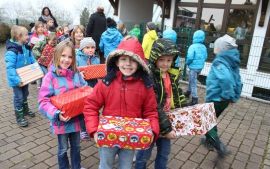 MAHA Weihnachtspäckchen Aktion sorgt für strahlende Kinderaugen