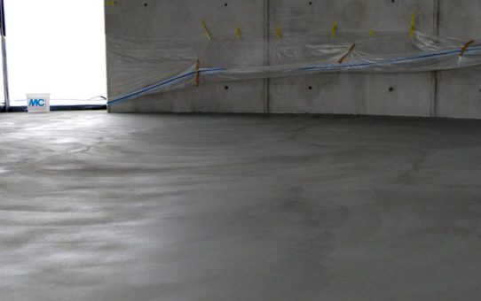 Neue Zeugnisse: Emcefix floor ist frost-tausalzbeständig und R3-Mörtel nach DIN EN 1504-3