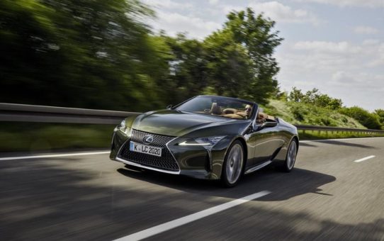 Klangharmonie im neuen Lexus LC Cabriolet (Kraftstoffverbrauch kombiniert 12,6 l/100 km; CO2-Emissionen kombiniert 288 g/km)