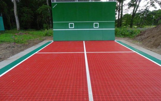 SV Trelde-Kakenstorf mit neuer Tenniswand und Allwetter-Tennis-Boden-Belag