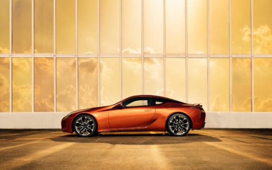 Das Glühen des Sonnenuntergangs: Lexus LC mit neuer Außenfarbe