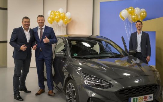 10 Neuwagen in weniger als 10 Sekunden weg