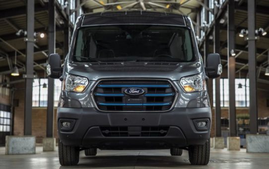 Ford präsentiert den neuen E-Transit - erste voll-elektrische Variante der global erfolgreichen Nutzfahrzeug-Modellreihe