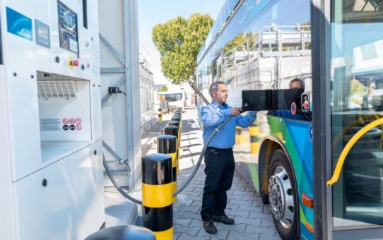 Linde verdreifacht seine Produktionskapazität für Wasserstoff-Tankstellen