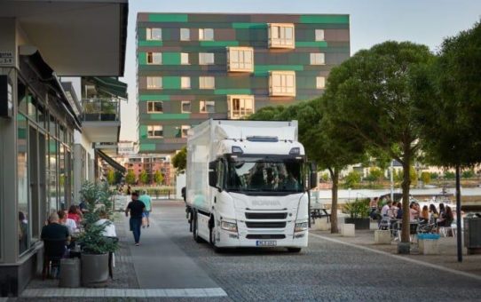 Meilenstein in der Elektrifizierung bei Scania - Einführung der ersten kommerziellen Elektro-Lkw-Baureihe