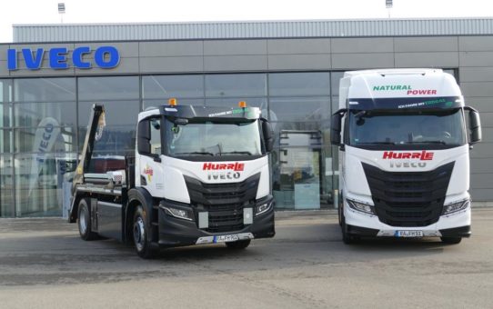 Hurrle Spezial-Transporte ist mit dem ersten CNG-betriebenen IVECO S-WAY NP Absetzkipper in Deutschland unterwegs