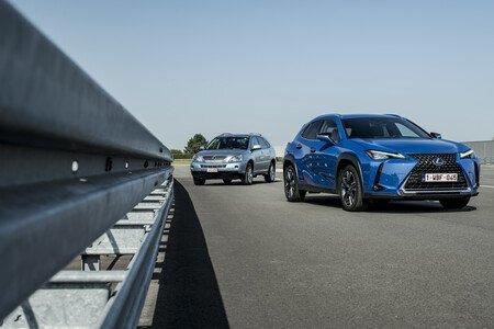 Pionier trifft auf Crossover-Erfolgsmodell: Duell feiert Lexus Hybrid Historie