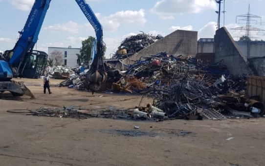 Unser Team aus mobilen Schrotthändlern holt Ihren Schrott in Bochum kostenlos und ohne Aufwand für Sie ab