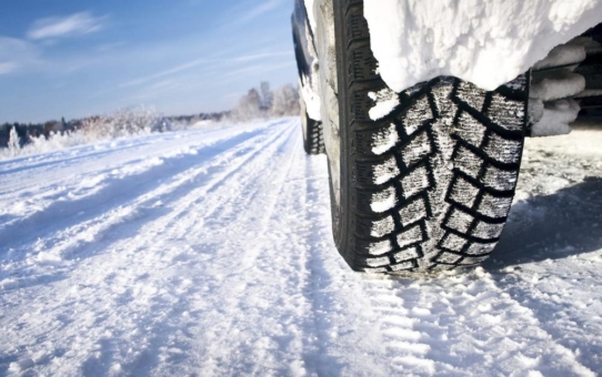 Für Reifen mit besserem Grip bei Schnee und Matsch: Evonik bringt hochdisperse LSA Silica auf den Markt