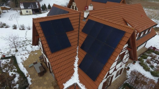 Solaranlage mit mehr „PS“ am Dach und großem Speicher im Keller