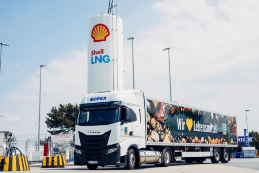 Wir lieben Umweltschutz: EDEKA Minden-Hannover betreibt drei IVECO-S-WAY-NP-Sattelzugmaschinen für ein Jahr mit Shell Bio-LNG