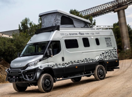 IVECO Daily Van Life Adventure: die Abenteuer der professionellen Kiteboarderin Núria Gomà i Lleonart an Bord ihres Daily 4x4