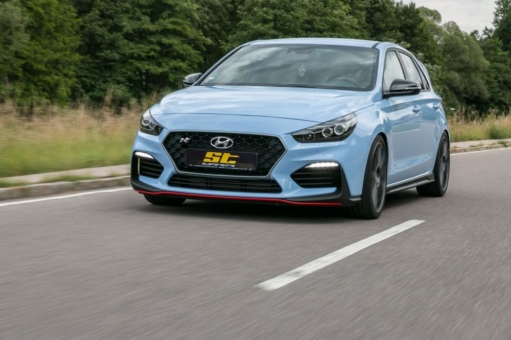 Mit dem ST XTA Gewindefahrwerk wird der Hyundai i30 N zum Kurvenräuber