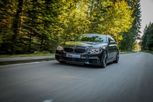 Gesteigerte Fahrfreude und attraktiver Auftritt für BMW M550i xDrive