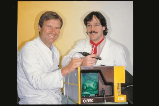 Neue leistungsstarke Software für das CEREC-System und der 80. Geburtstag von Mr. CEREC