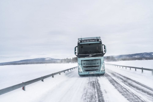 Elektro-Lkw von Volvo unter winterlichen Extrembedingungen getestet