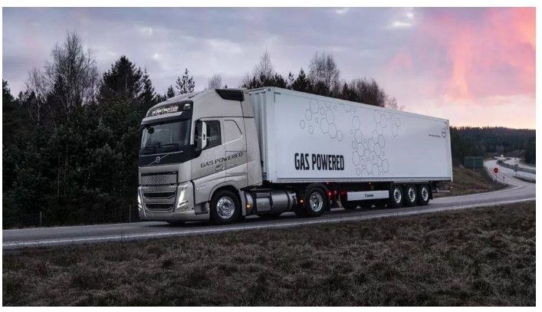 Volvo Trucks mit I-Save und LNG Antrieb gewinnen Europäischen Transportpreis für Nachhaltigkeit 2022