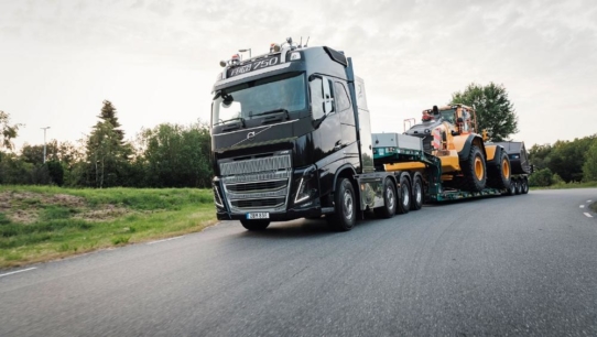 Volvo Trucks präsentiert den neuen Volvo FH16, der Komfort und Leistung kombiniert, um für überragende Produktivität zu sorgen