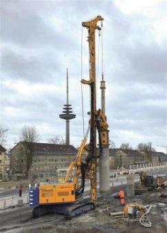 Bauer führt Bohrpfahlarbeiten für die Umgehungsstraße Münster aus