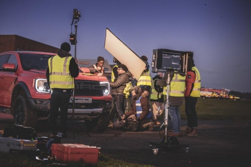 "Flug, Kamera, Action!"- ein Blick hinter die Kulissen des  spektakulären Stunt-Videos mit neuem Ford Ranger Raptor