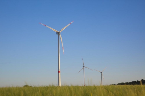 Kooperation von Technologieführern aus der Oberpfalz: DEHN und Max Bögl arbeiten bei Windturm-Projekt zusammen