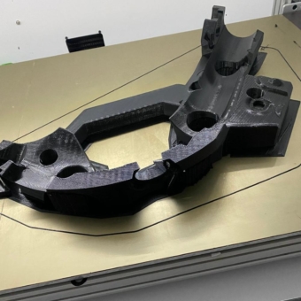 BZT druckt Schweißlehren für die Automobilindustrie im Kunststoff-3D-Drucker