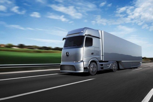 Mercedes-Benz Trucks treibt Elektrifizierung weiter voran - eActros LongHaul geht 2022 auf die Straße