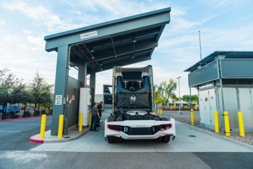 IVECO errichtet in Ulm innovative H2-Tankstelle im Rahmen von Hy-FIVE als ganzheitlichen Modellversuch für Grünen Wasserstoff