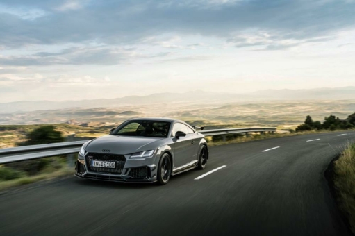 Zeitlose Ikone: Editionsmodell Audi TT RS Coupé iconic edition zelebriert Design und Dynamik