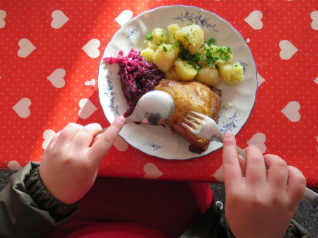 Weihnachtsessen für die Schweriner Kindertafel