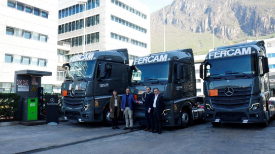 FERCAM: 50 neue Mercedes Actros Zugmaschinen fahren ausschließlich mit HVO von Eni