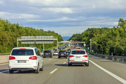 Im Sinne der Umwelt: Auf unnötigen Ballast im Fahrzeug verzichten