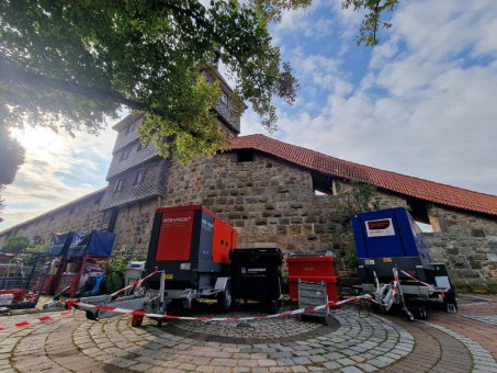 Stromversorgung inklusive Platz- und Notbeleuchtung für Konzertwochenende mit Revolverheld, Helge Schneider und Katie Melua