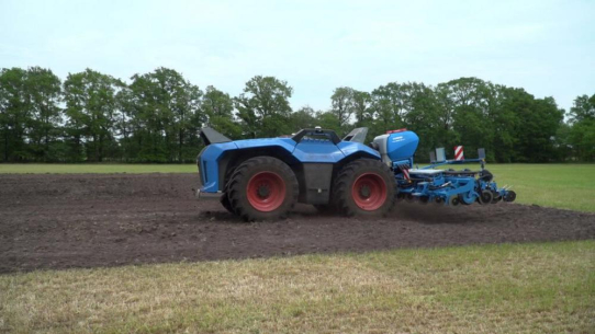 Ohne Fahrer auf Feld und Acker: KRONE und LEMKEN setzen auf Software von Apex.AI für autonomes Agrar- System