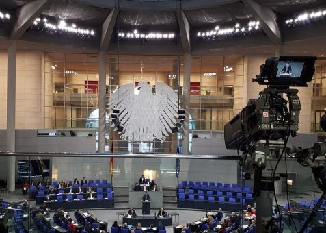 Koalition drückt aufs Tempo für das Gebäudeenergiegesetz (GEG) – Bundestag im Schnellgang: will es am Freitag durch den Bundestag bringen