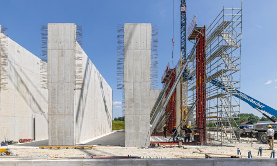 Schalen, bewehren und betonieren im regelmäßigen Tagestakt