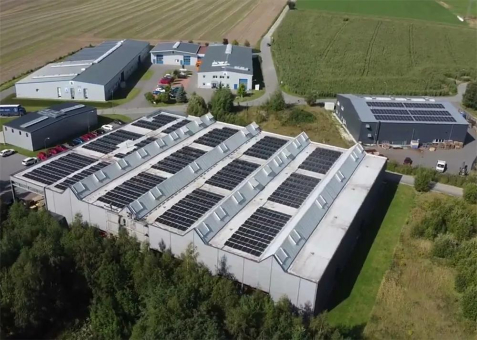 UNGER Kabel-Konfektionstechnik GmbH baut im Erzgebirge mit Qcells 264 kWp Solaranlage - Nachhaltigkeit als Wettbewerbsfaktor