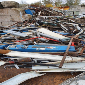 Die Schrottabholung Bielefeld bietet die Abholung von Schrott sowie den Ankauf von Metallschrott in ganz NRW