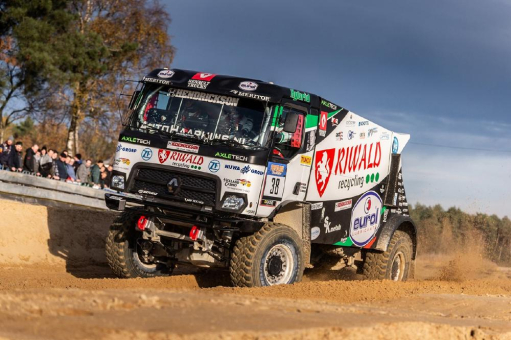 E-Power für die Dünen: ZF und MKR Technology enthüllen weltweit ersten Hybrid-Antrieb für die Rallye Dakar