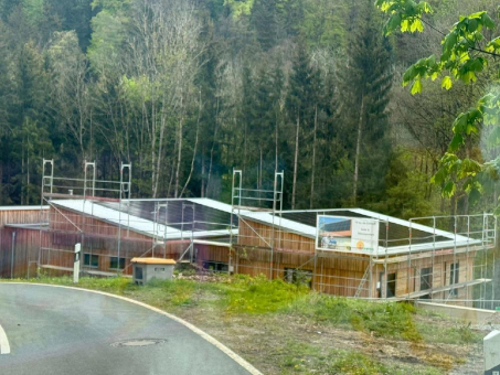 Photovoltaikanlage im Wildpark Hundshaupten für umweltfreundlichen Ladestrom