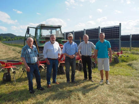 Bundeslandwirtschaftsminister Cem Özdemir zu Besuch im Next2Sun Agri-Solarpark Donaueschingen-Aasen