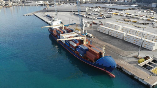 Erstes Containerschiff am neuen HHLA Terminal Trieste (PLT) abgefertigt