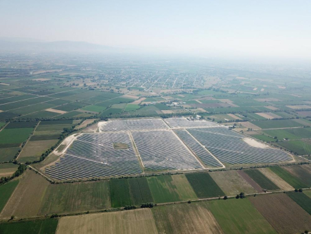 ABO Wind verkauft zwei Solarparks (45 Megawatt) in Griechenland schlüsselfertig an Blue Elephant Energy